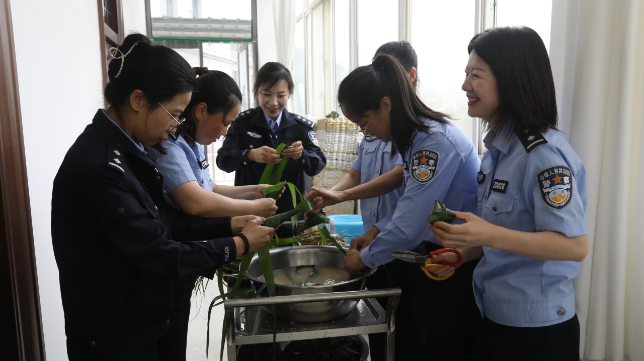 图示, 示意图&#10;&#10;中度可信度描述已自动生成