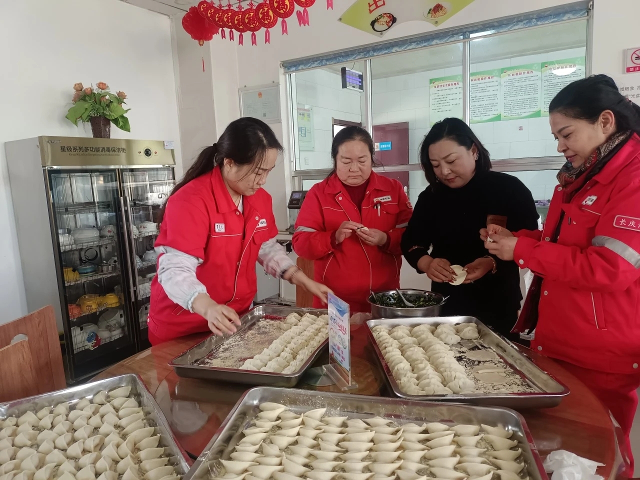 图示, 示意图&#10;&#10;中度可信度描述已自动生成