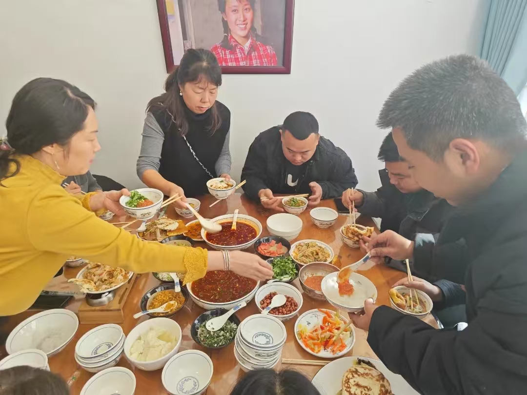图示, 示意图&#10;&#10;中度可信度描述已自动生成