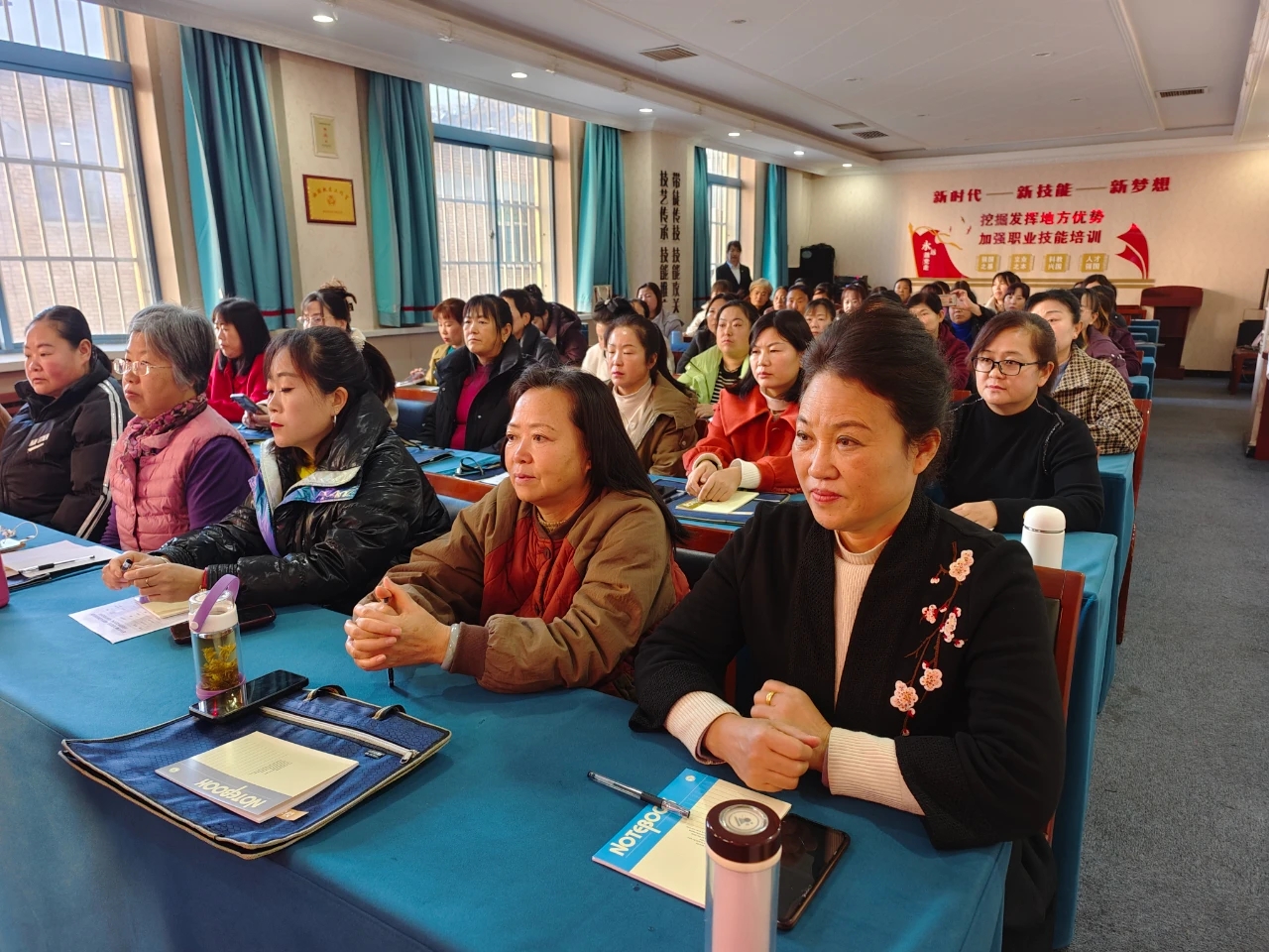 图示, 示意图&#10;&#10;中度可信度描述已自动生成