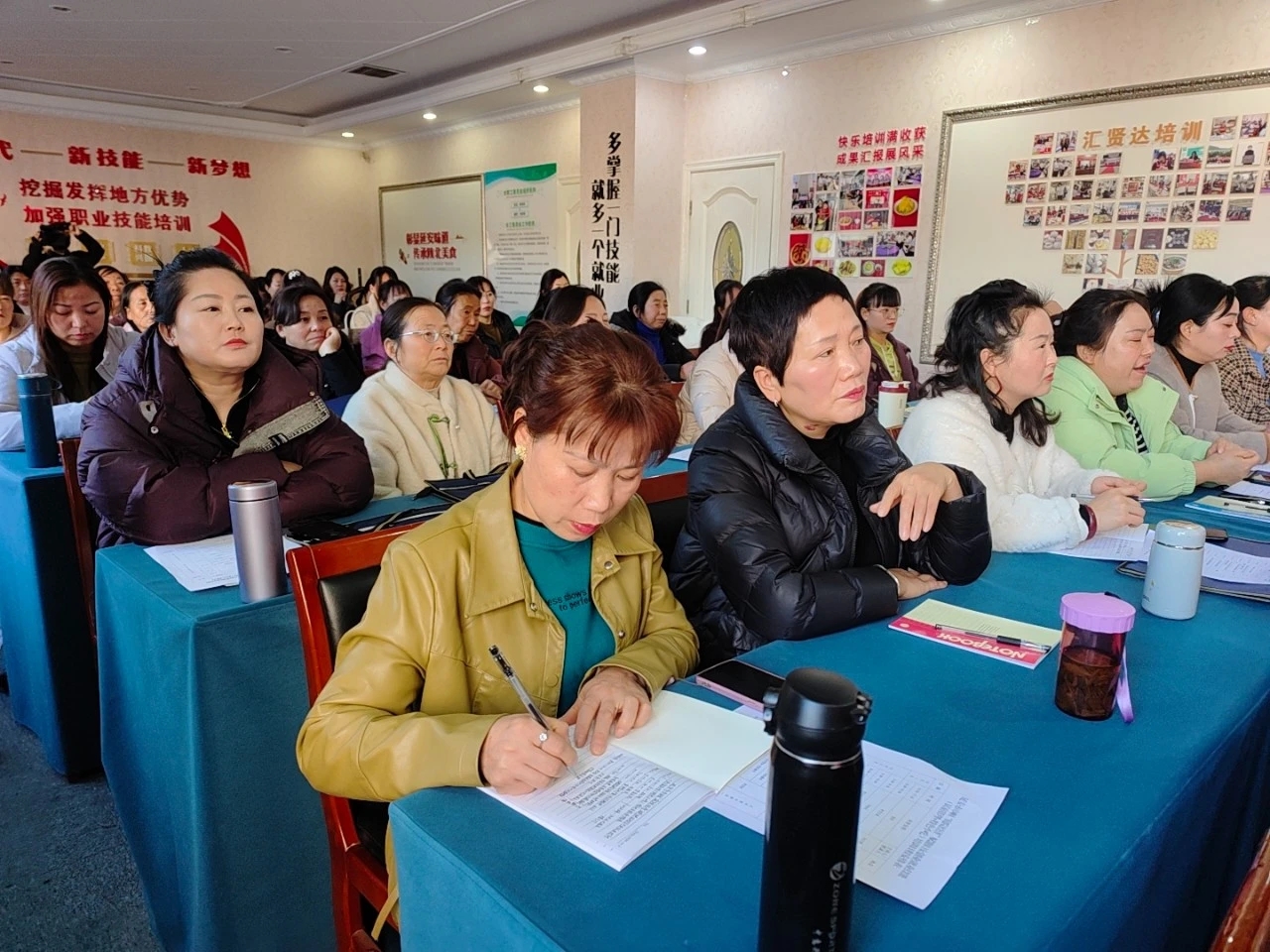 图示, 示意图&#10;&#10;中度可信度描述已自动生成