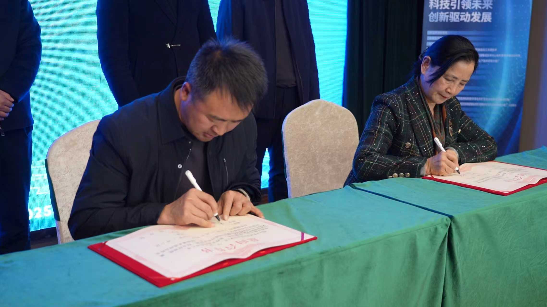 93035e3cada69550cca12868d74d3047