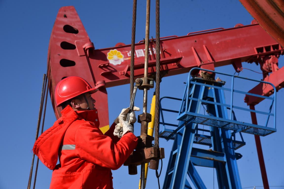 培训后实操碰泵 摄影：赵君