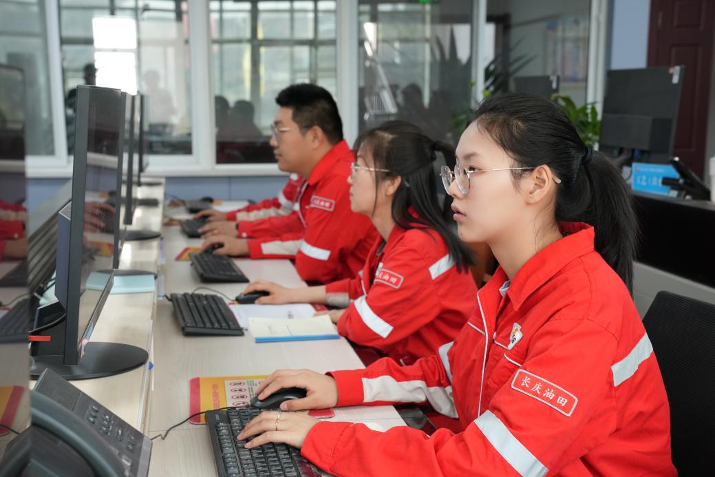 F:\杨琪\2025\3.宣传\照片\照片1\图片1 (2).JPG图片1 (2)