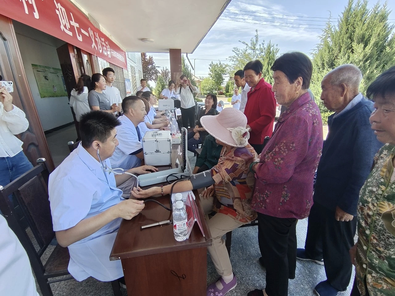 图示, 示意图

中度可信度描述已自动生成