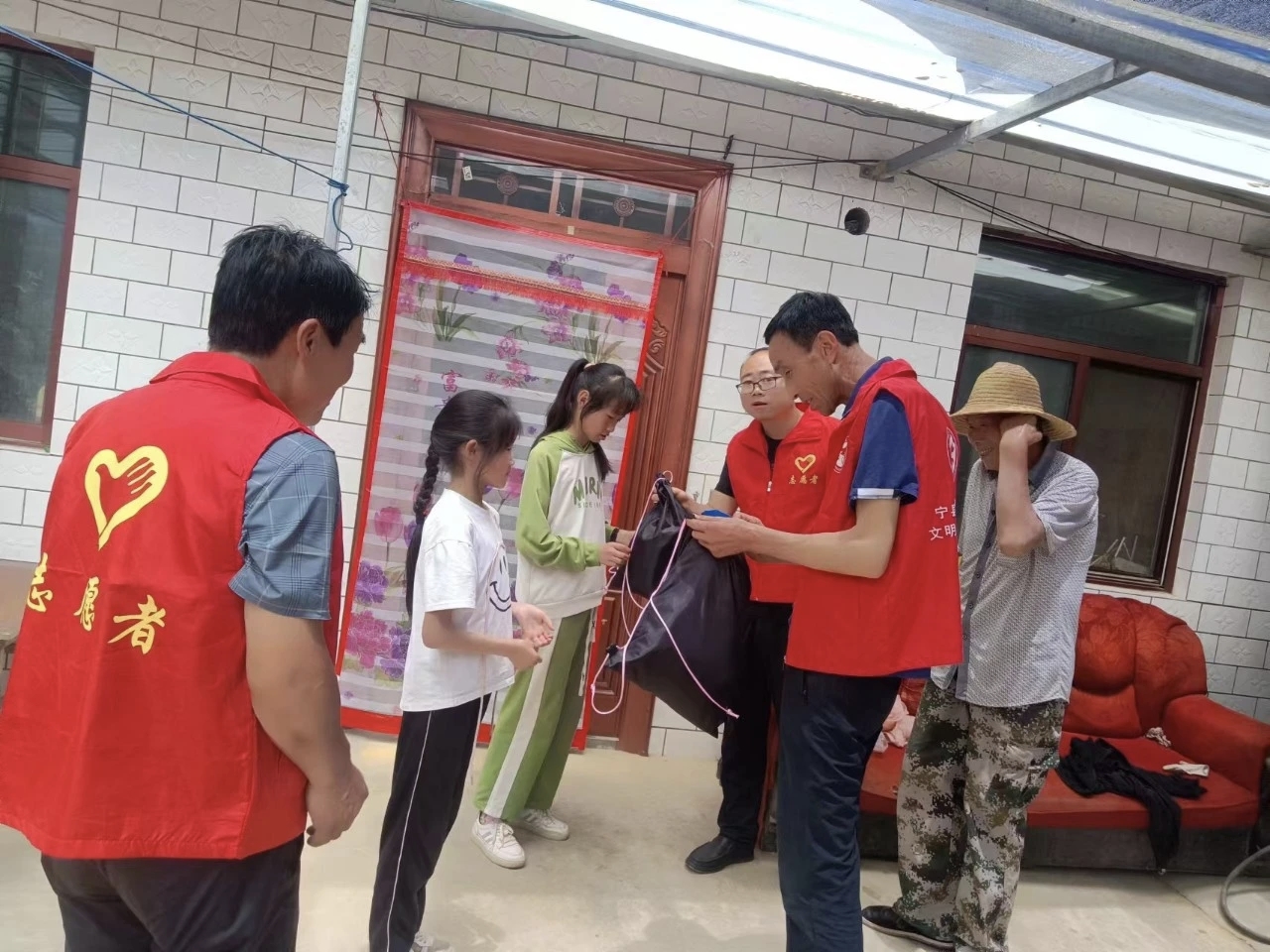 图示, 示意图

中度可信度描述已自动生成