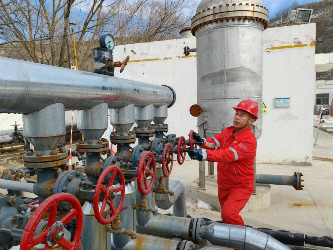 乔河作业区刘玲玲中心站副站长樊永佳切换流程